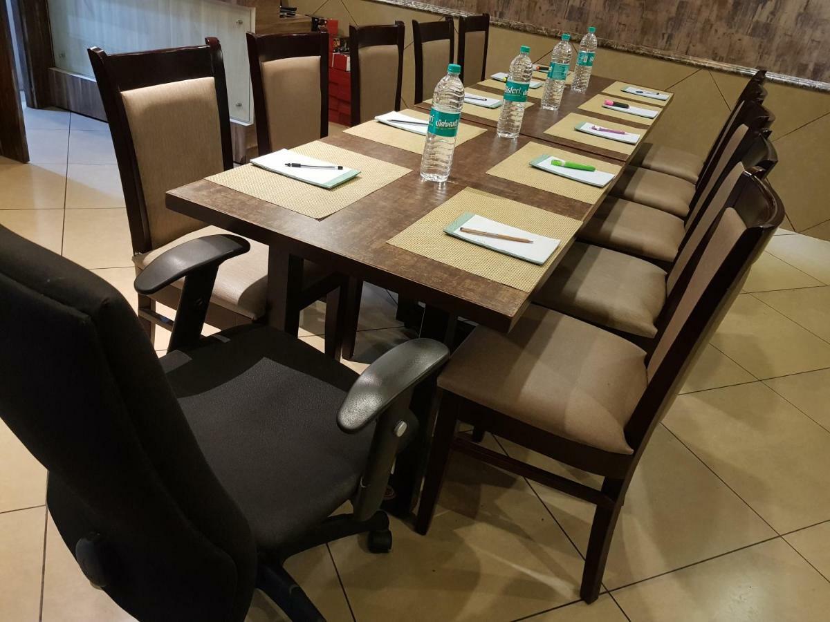 Liza Regency Hotel Chennai Exterior photo