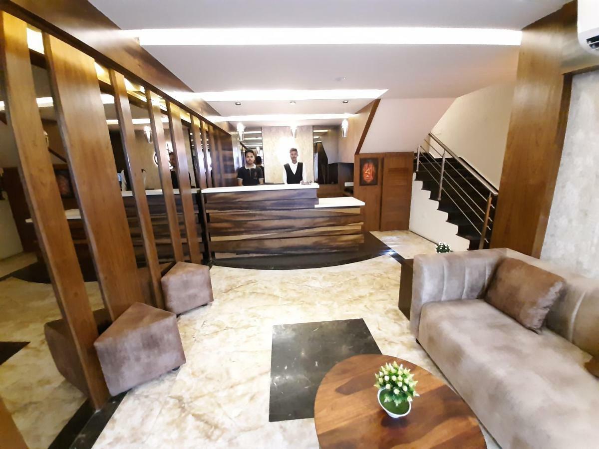 Liza Regency Hotel Chennai Exterior photo