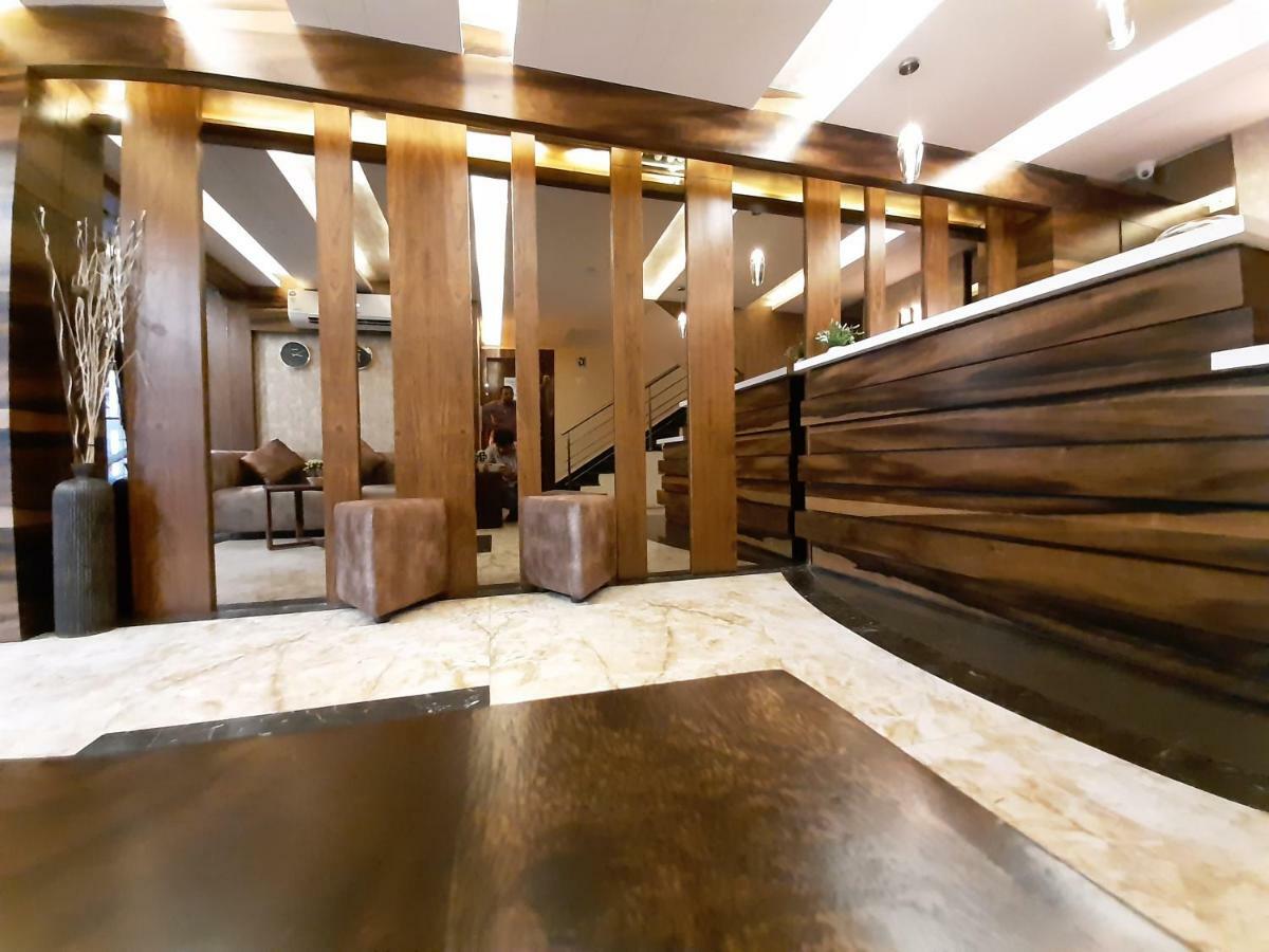 Liza Regency Hotel Chennai Exterior photo