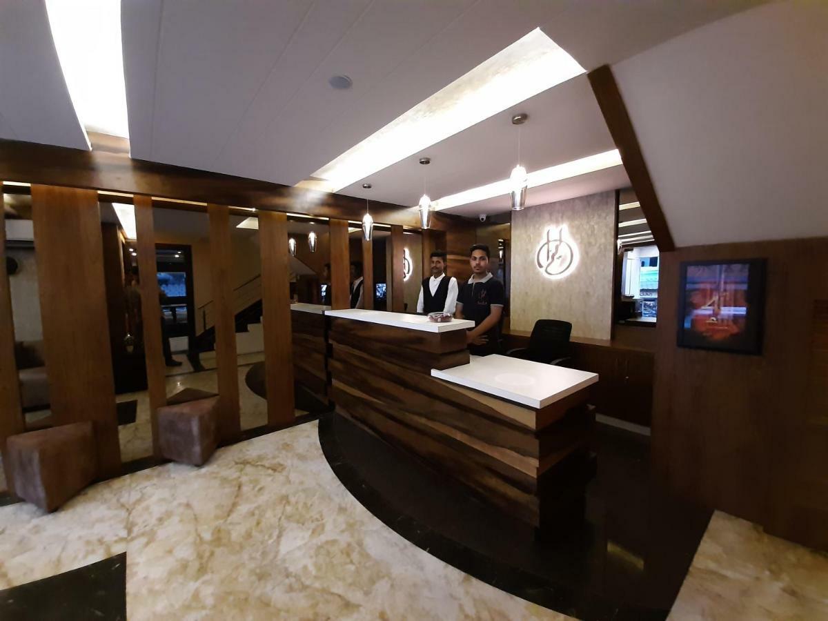 Liza Regency Hotel Chennai Exterior photo