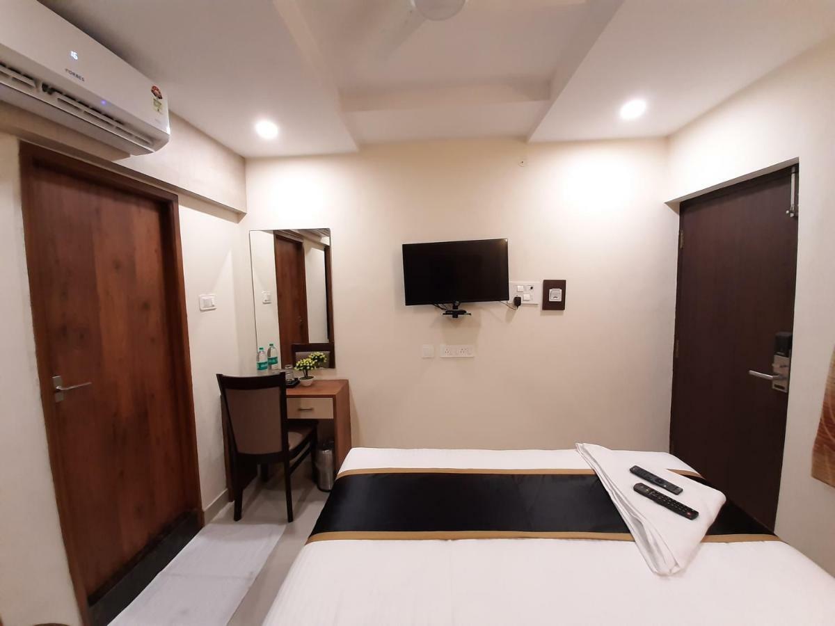 Liza Regency Hotel Chennai Exterior photo