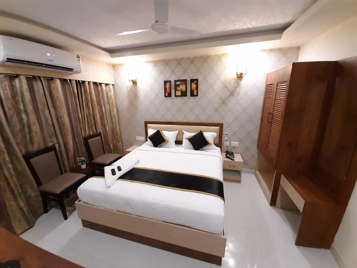 Liza Regency Hotel Chennai Exterior photo
