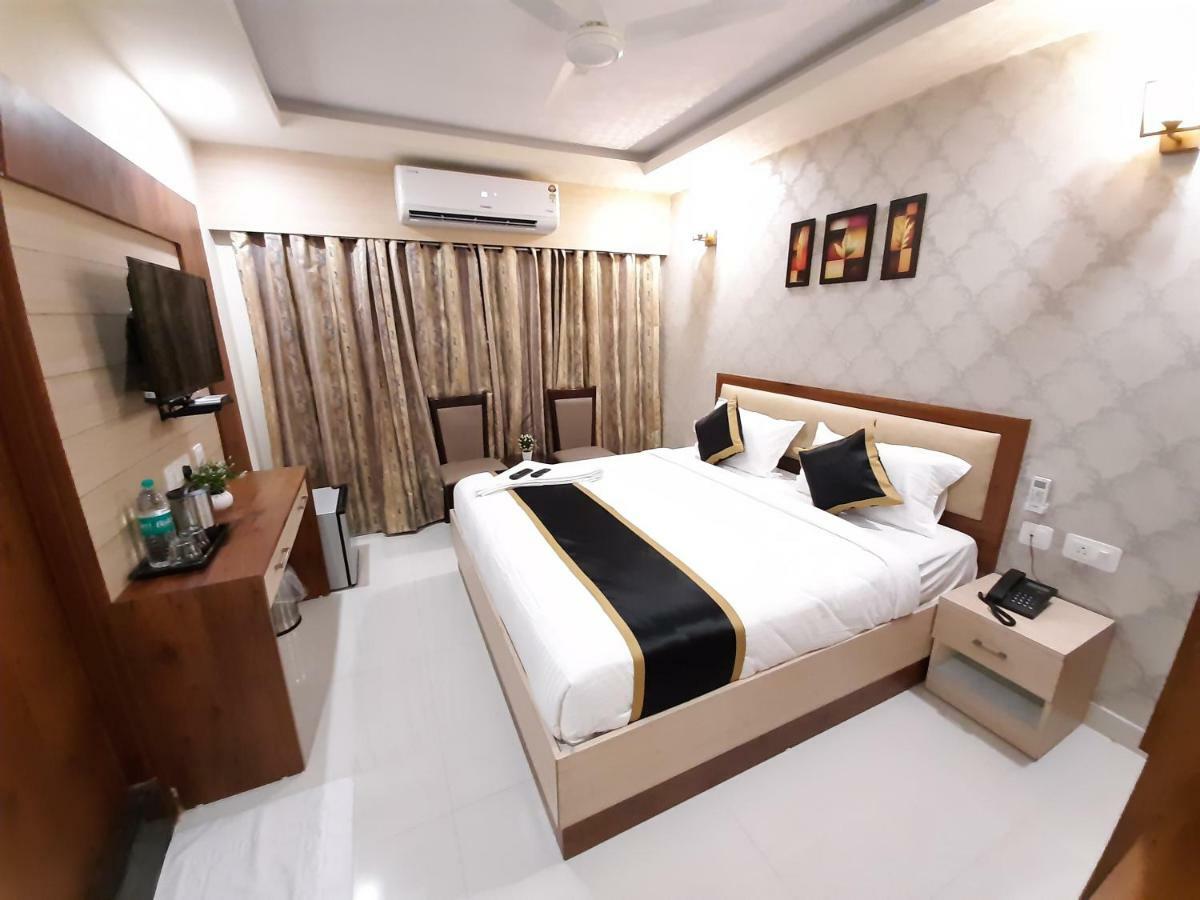 Liza Regency Hotel Chennai Exterior photo