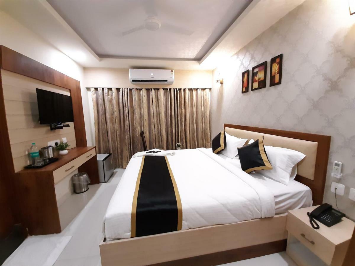 Liza Regency Hotel Chennai Exterior photo
